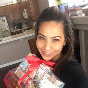 Meet your Posher, Olivia